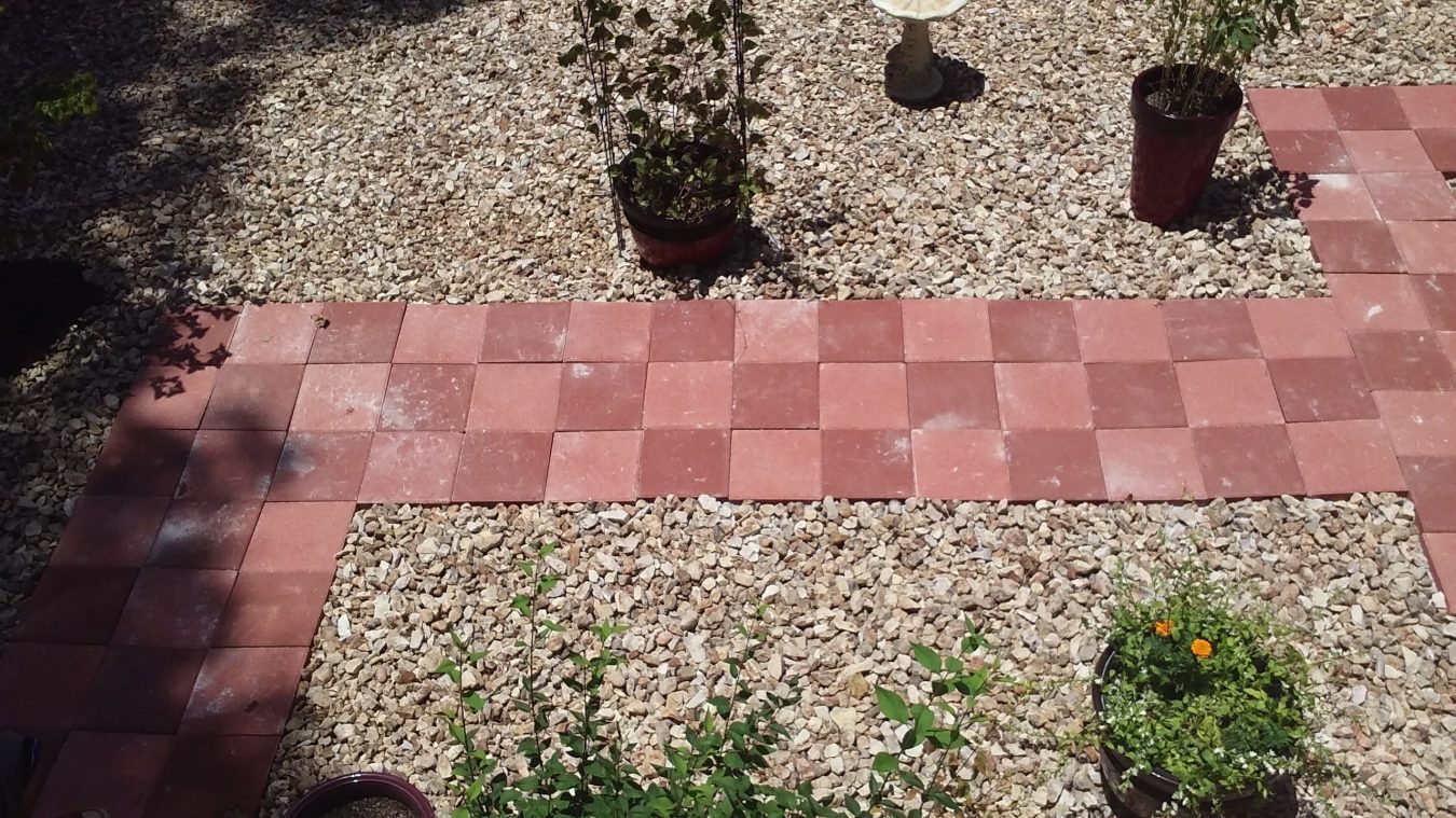 Paver Pathaway with Gravel